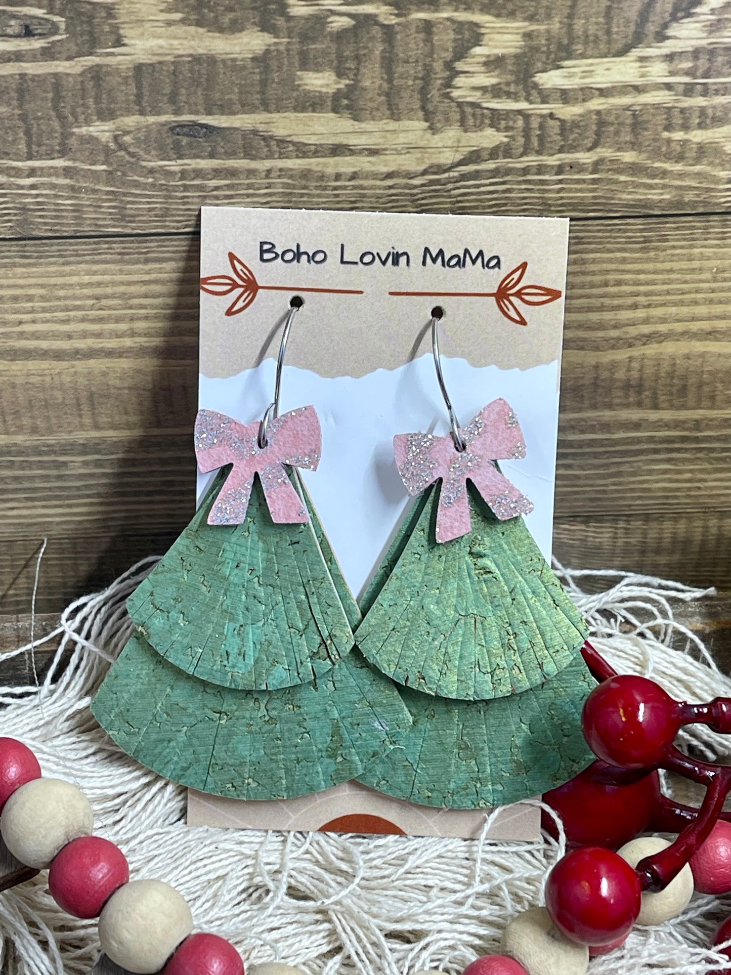 Green layered tree pink bow